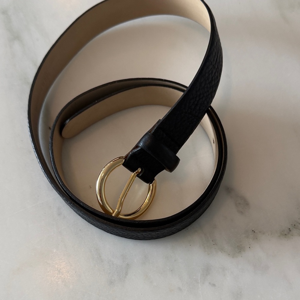 Hugo Boss Black Leather Belt with Gold Round Buckle 85/32